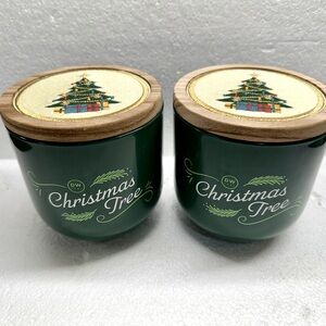 NWT!🎄 DW HOME Christmas Tree Candle 13.6 Oz. Needlework Decorative Lid